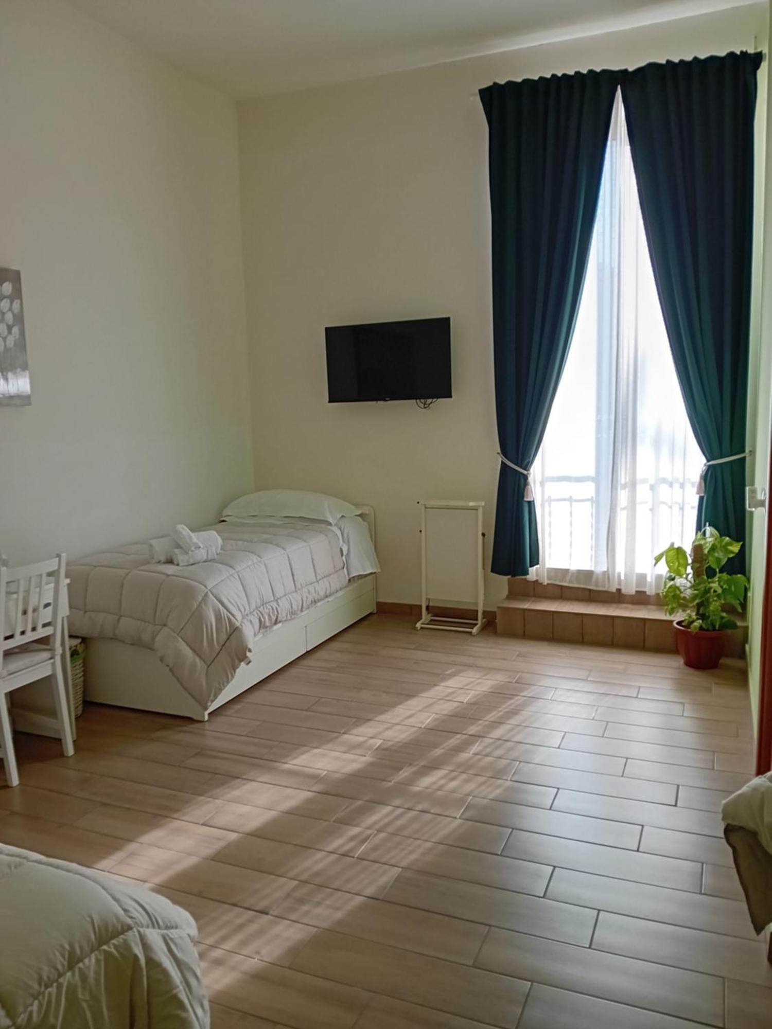 La Terrazza Delle Fate Hotel Napoli Bagian luar foto