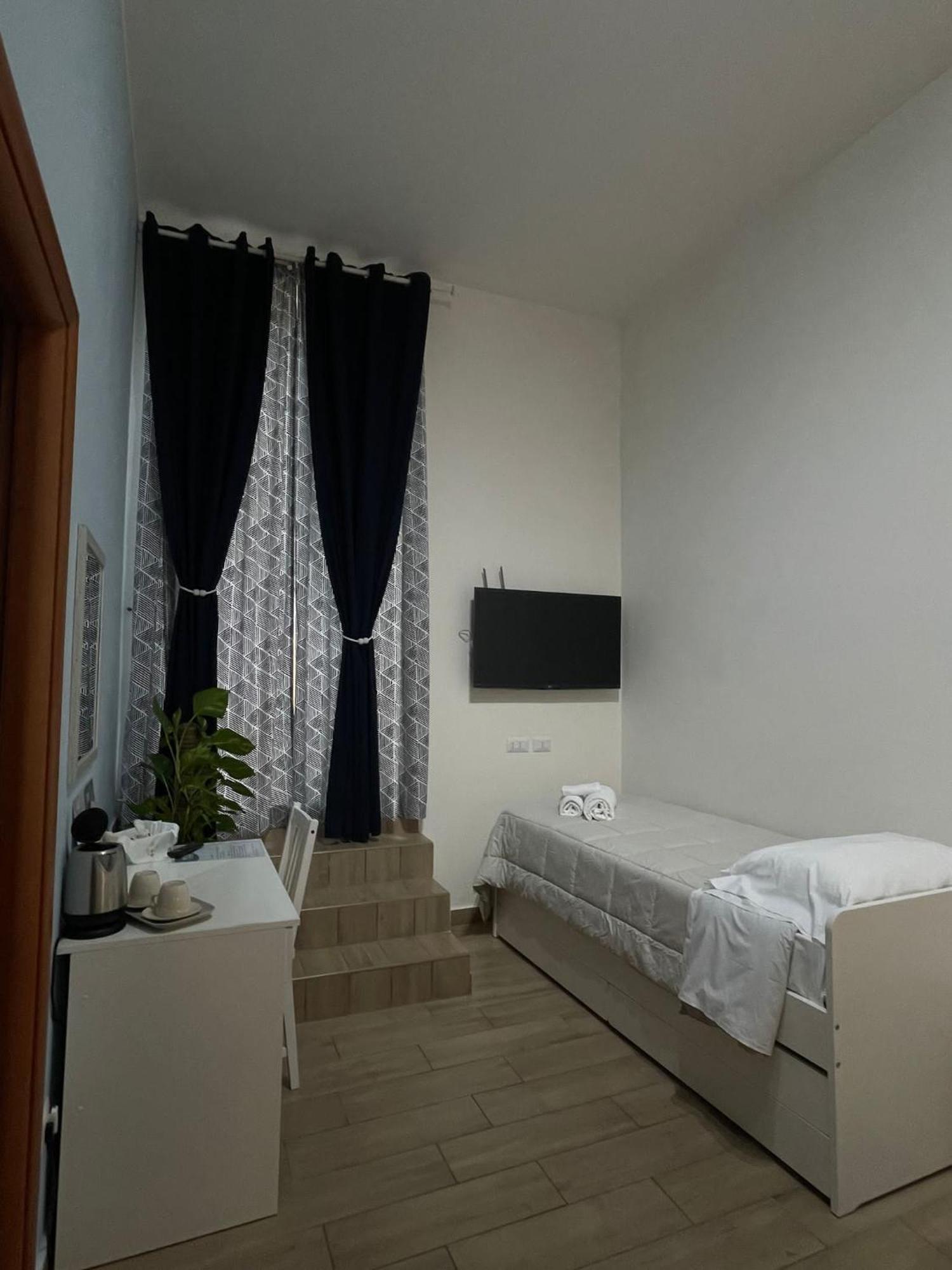 La Terrazza Delle Fate Hotel Napoli Bagian luar foto
